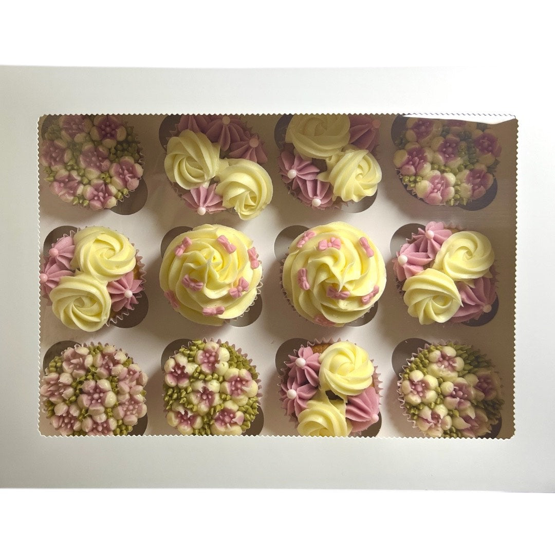 Double Roses Cupcake